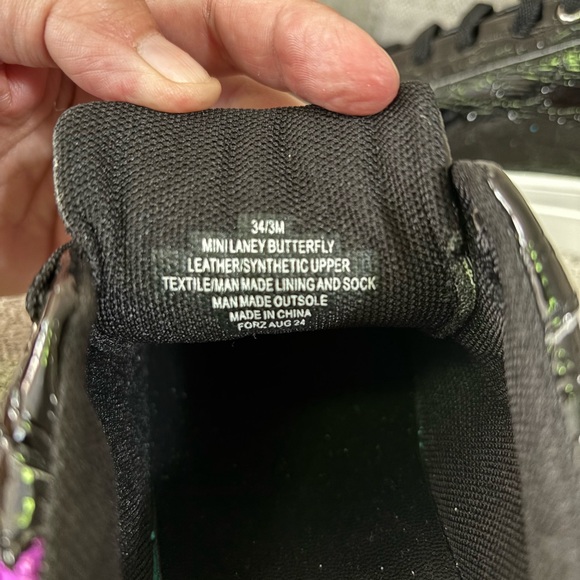 Kurt Geiger Girls Patent Black Sneakers with Butterflies! Size 3 - Picture 6 of 6